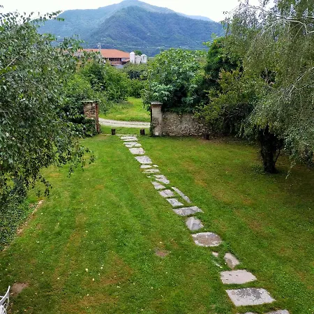 Farm stay Agriturismo Magnarosa Barge