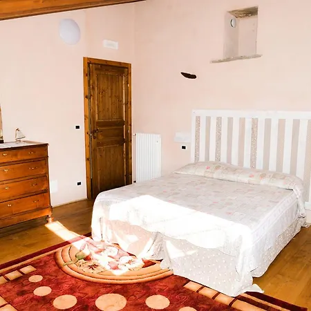 Agriturismo Magnarosa Farm stay *